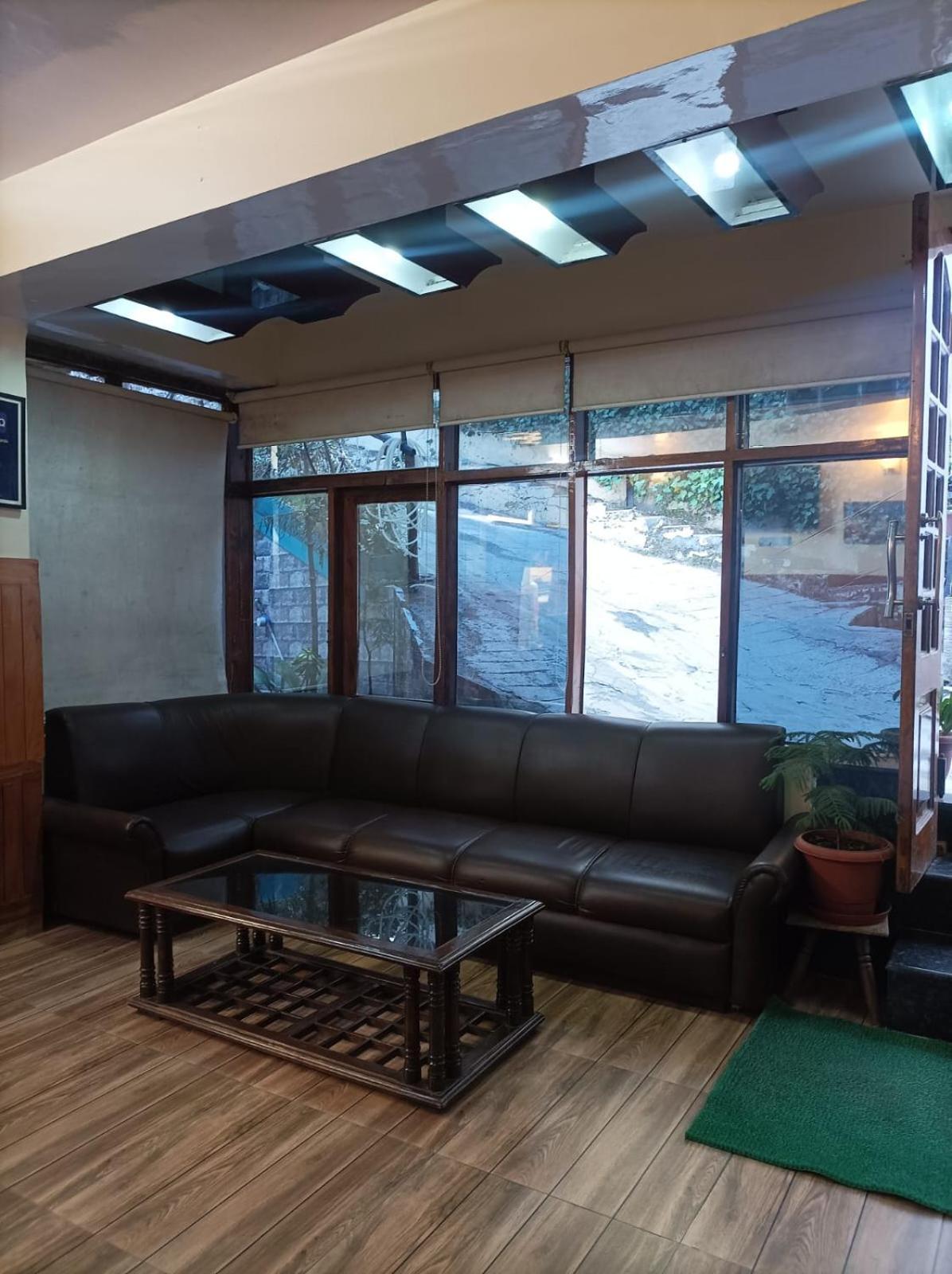 Hotel Rajat Chhota Simla Buitenkant foto